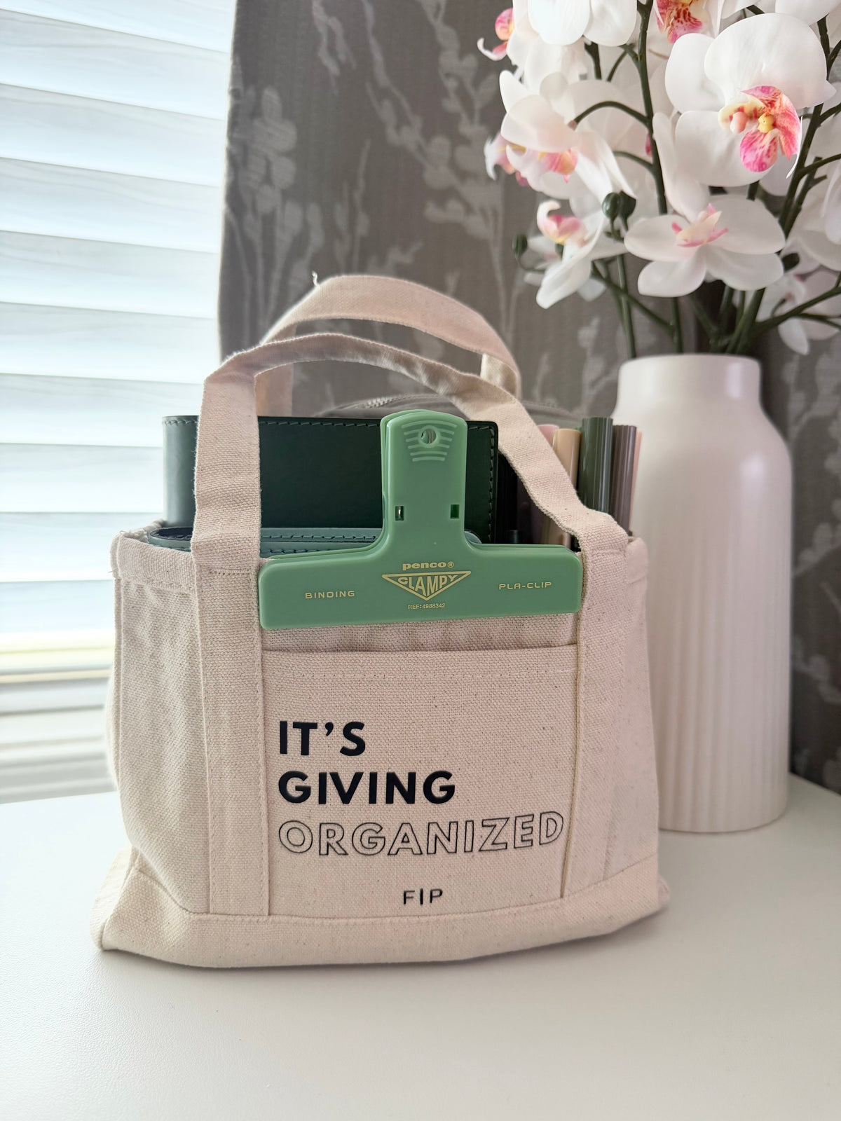It's Giving Mini Tote